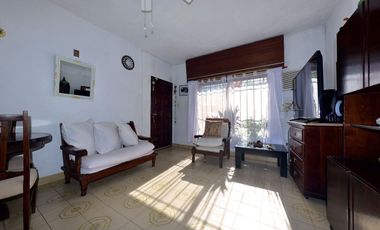 VENTA CASA 4 AMBIENTES C/ PILETA EN MORENO PERMUTA