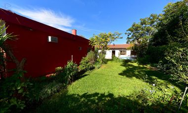 VENTA CASA 4 AMBIENTES C/ PILETA EN MORENO PERMUTA