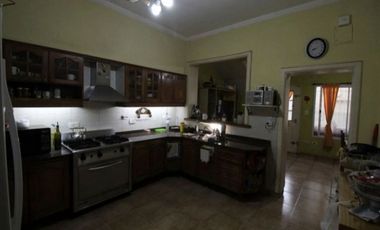 Venta Casa 4 amb Ramos Mejia Zona Ateneo Don Bosco