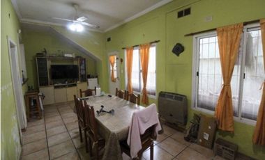 Venta Casa 4 amb Ramos Mejia Zona Ateneo Don Bosco