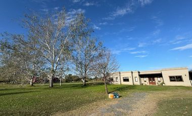 VENTA CASA 4 AMB PILETA EN LA PRIMAVERA GOLF LUJAN