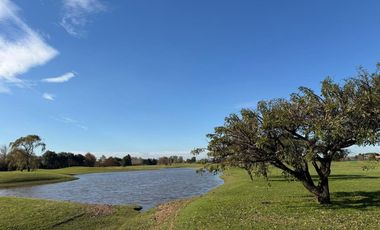 VENTA CASA 4 AMB PILETA EN LA PRIMAVERA GOLF LUJAN