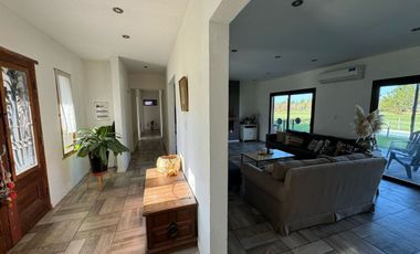 VENTA CASA 4 AMB PILETA EN LA PRIMAVERA GOLF LUJAN