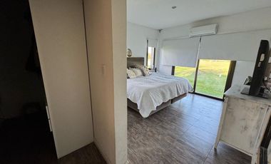 VENTA CASA 4 AMB PILETA EN LA PRIMAVERA GOLF LUJAN