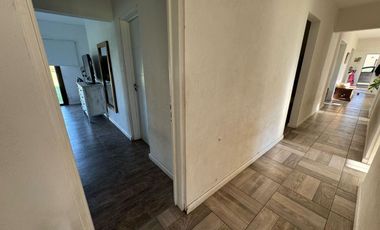 VENTA CASA 4 AMB PILETA EN LA PRIMAVERA GOLF LUJAN