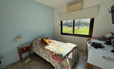 VENTA CASA 4 AMB PILETA EN LA PRIMAVERA GOLF LUJAN