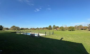 VENTA CASA 4 AMB PILETA EN LA PRIMAVERA GOLF LUJAN