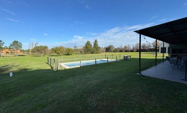 VENTA CASA 4 AMB PILETA EN LA PRIMAVERA GOLF LUJAN