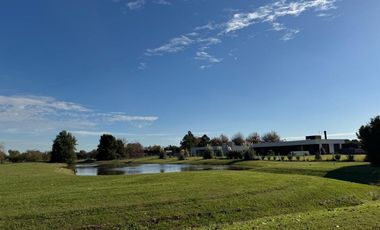 VENTA CASA 4 AMB PILETA EN LA PRIMAVERA GOLF LUJAN