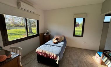VENTA CASA 4 AMB PILETA EN LA PRIMAVERA GOLF LUJAN