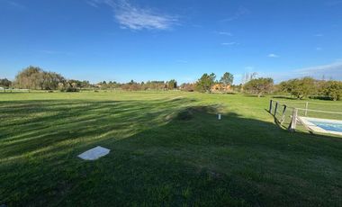 VENTA CASA 4 AMB PILETA EN LA PRIMAVERA GOLF LUJAN