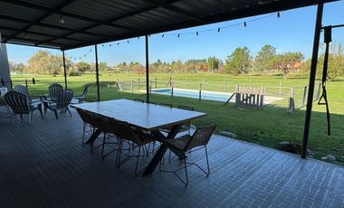 VENTA CASA 4 AMB PILETA EN LA PRIMAVERA GOLF LUJAN