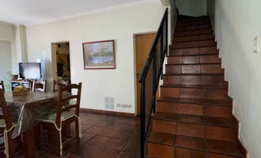 VENTA  PH FTE. 4 AMBTES. Y DPTO 3 AMB.APTO 2 FLIAS