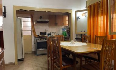 VENTA  PH FTE. 4 AMBTES. Y DPTO 3 AMB.APTO 2 FLIAS
