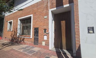 VENTA  PH FTE. 4 AMBTES. Y DPTO 3 AMB.APTO 2 FLIAS
