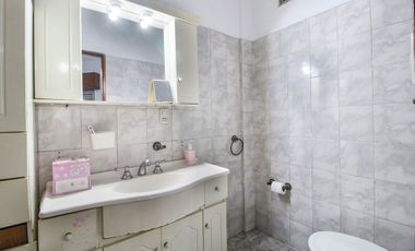VENTA CASA EN BLOCK 5AMB.PATIO.TERRAZA.COCHERA!
