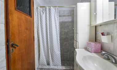 VENTA CASA EN BLOCK 5AMB.PATIO.TERRAZA.COCHERA!