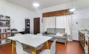 VENTA CASA EN BLOCK 5AMB.PATIO.TERRAZA.COCHERA!
