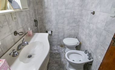 VENTA CASA EN BLOCK 5AMB.PATIO.TERRAZA.COCHERA!