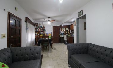 VENTA CASA EN BLOCK 5AMB.PATIO.TERRAZA.COCHERA!