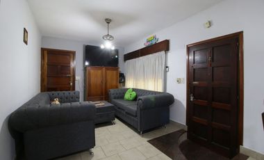 VENTA CASA EN BLOCK 5AMB.PATIO.TERRAZA.COCHERA!
