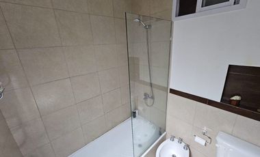 VENTA PH 2 AMBIENTES Y MEDIO OFICINA