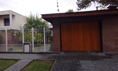 VENTA CASA BERAZATEGUI 4 AMB COCHERA PILETA JARDIN