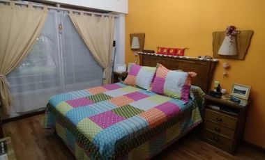 VENTA CASA BERAZATEGUI 4 AMB COCHERA PILETA JARDIN