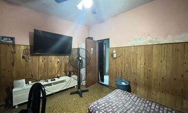 VENTA CASA LANUS PATIO Y TERRAZA PROPIAS