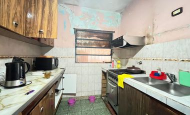VENTA CASA LANUS PATIO Y TERRAZA PROPIAS