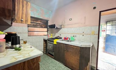 VENTA CASA LANUS PATIO Y TERRAZA PROPIAS