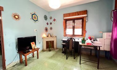 VENTA CASA LANUS PATIO Y TERRAZA PROPIAS