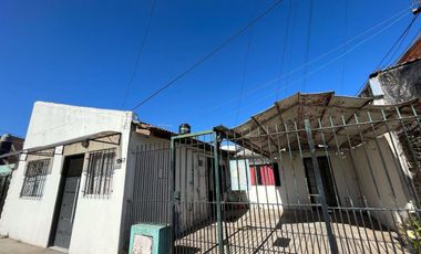 Venta Casa Cuatro Ambientes En Morón Mas Depto.