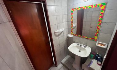 Venta Casa Cuatro Ambientes En Morón Mas Depto.