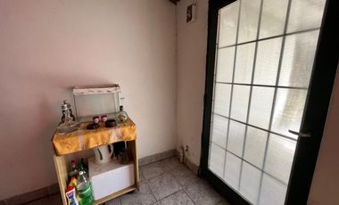 Venta Casa Cuatro Ambientes En Morón Mas Depto.