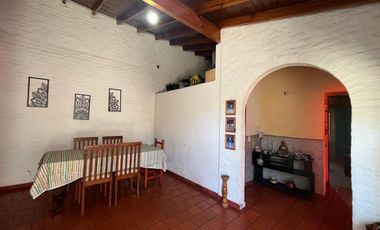 Venta Casa Cuatro Ambientes En Morón Mas Depto.