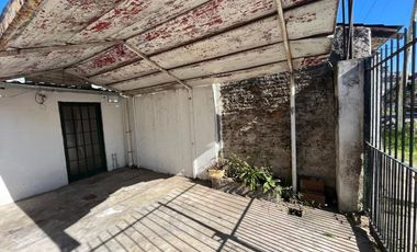 Venta Casa Cuatro Ambientes En Morón Mas Depto.