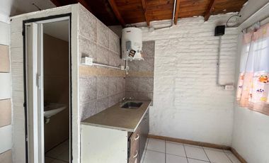 Venta Casa Cuatro Ambientes En Morón Mas Depto.