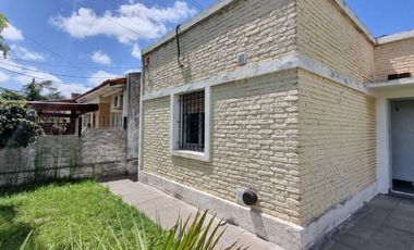 VENTA LONGCHAMPS CASA 4 AMBIENTES