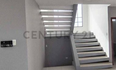 RENTA DE CASA DELUXE EN URBANIZACIÓN MONTERREY MONTECRISTI A ALTURA DE OROMARTV
