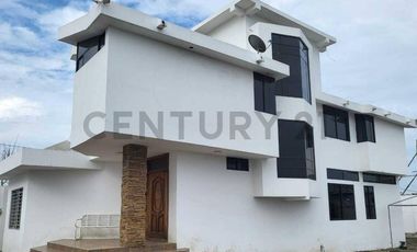 RENTA DE CASA DELUXE EN URBANIZACIÓN MONTERREY MONTECRISTI A ALTURA DE OROMARTV