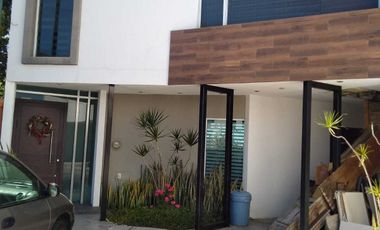 Departamento 2 niveles con Alberca y Jardín - Altozano