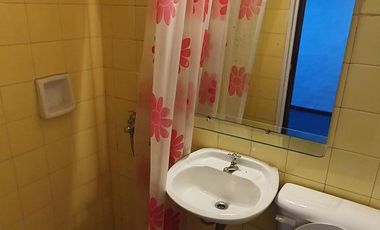 ¡Este puede ser tu hogar! Dúplex con jardín-cochera-dos dormitorios - escritorio. En Venta.