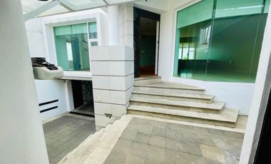 CASA EN RENTA EN LOMAS DE LAS ÁGUILAS EN FRACCIONAMIENTO PRIVADO CON SEGURIDAD