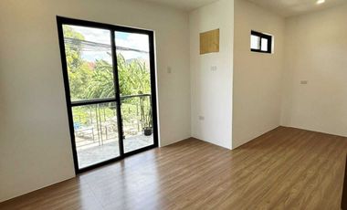 4-Bedroom Duplex House & Lot in Taytay