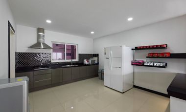 Multi-Unit Property for Sale – Perfect for Airbnb, Staff Housing, or Leasing