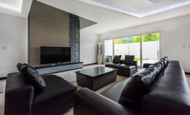 Multi-Unit Property for Sale – Perfect for Airbnb, Staff Housing, or Leasing
