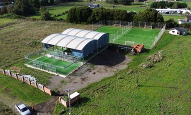 VENTA PARCELA CON INFRAESTRUCTURA DEPORTIVA Y CABAÑA