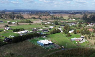 VENTA PARCELA CON INFRAESTRUCTURA DEPORTIVA Y CABAÑA