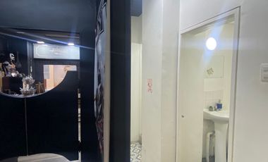 CAFE FUNCIONANDO CON TRES BAÑOS